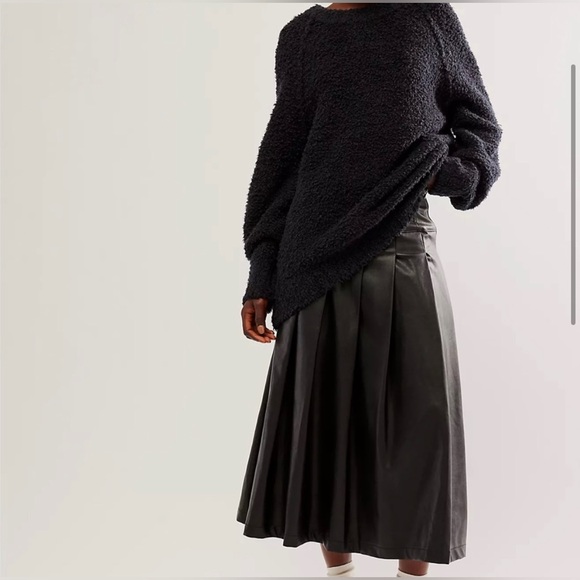 FREE PEOPLE Black Teddy Sweater Tunic S - Picture 3 of 6